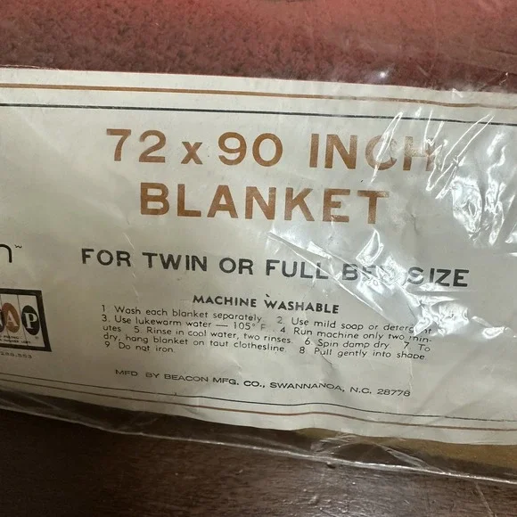 Vintage Beacon Blanket Harvest Gold Mustard Yellow 72" x 90" Nylon Trim NEW NOS - Picture 5 of 6